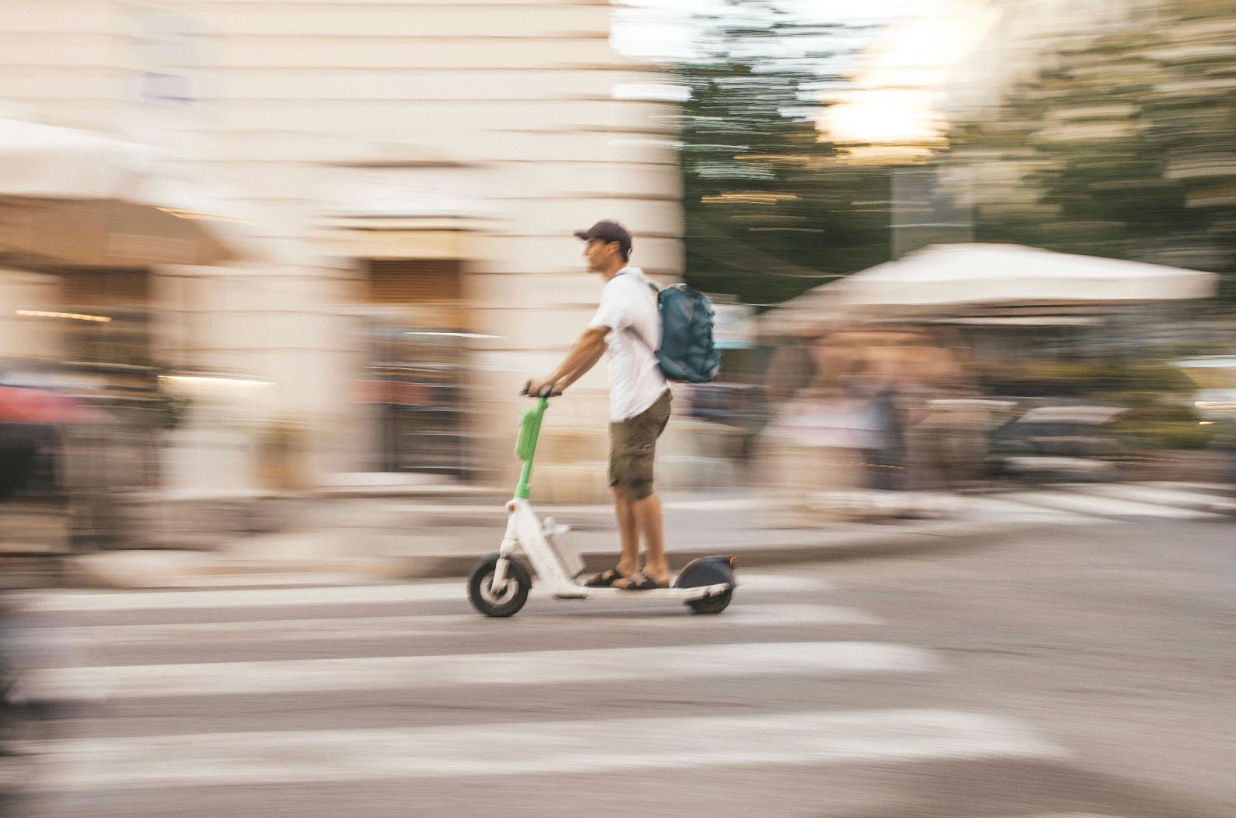 Is 25 km/h Fast for an Electric Scooter? Speed vs Safety