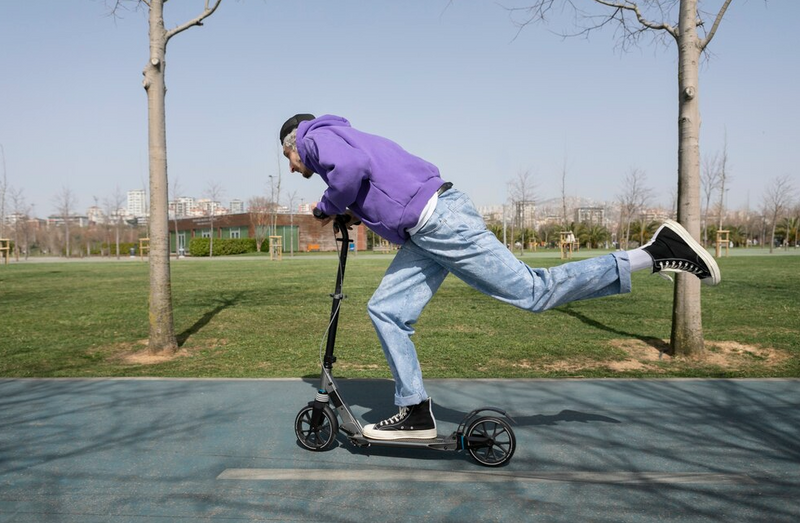Electric Scooter Rider Tips and 9 Tricks for Beginners & Pros